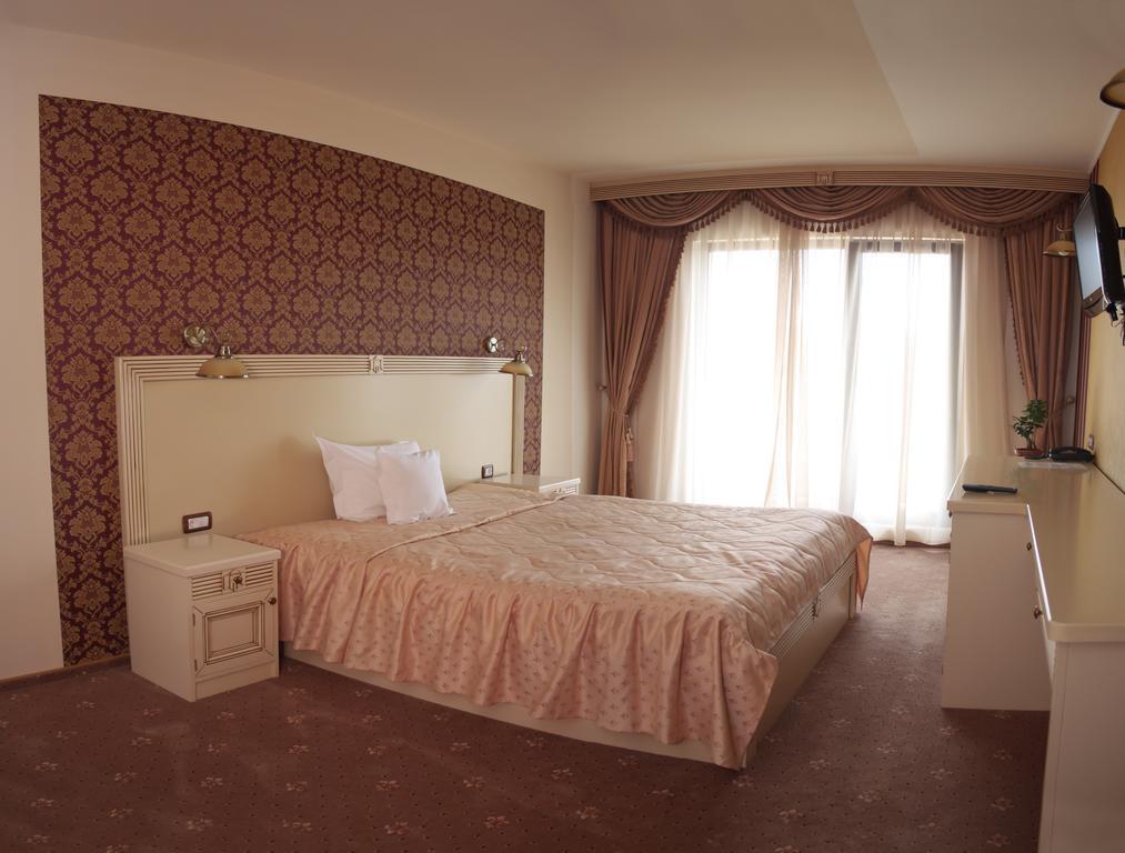 Hotel Majestic Ιάσιο Εξωτερικό φωτογραφία