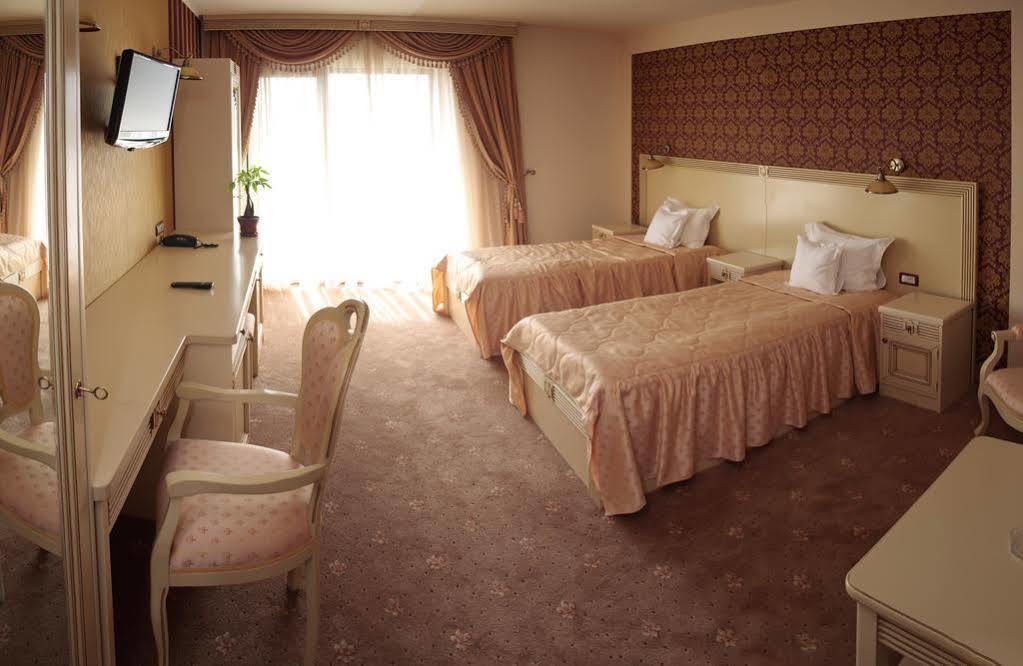 Hotel Majestic Ιάσιο Εξωτερικό φωτογραφία